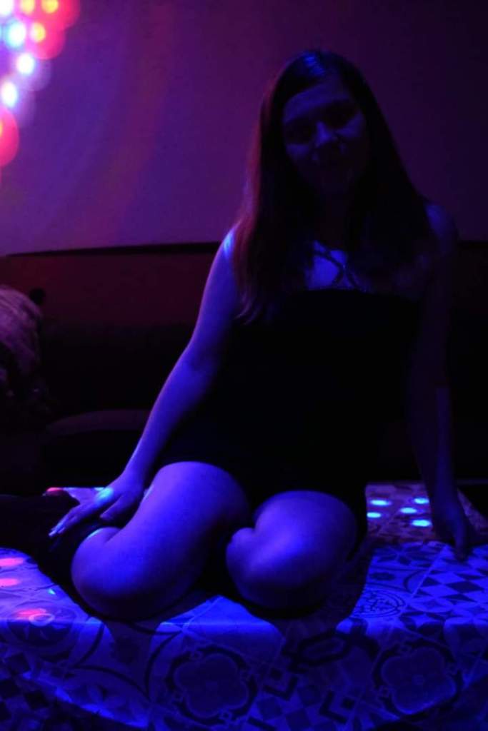 Photographe artistique : Marc Marken / Modèle photo : Chipie du 80 / Site web : www.markenmarcproduction.art.blog / #ModèlePhoto #Modèle #ActricePorno #Actrice #Porno #Star #People #Fathouse #Chipie #ChipieDu80 #MarkenMarcProduction